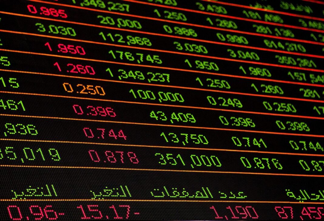 MicroStrategy's Wild Volatility Outpaces BTC by 2.5 Times. What Does it Mean for Traders?