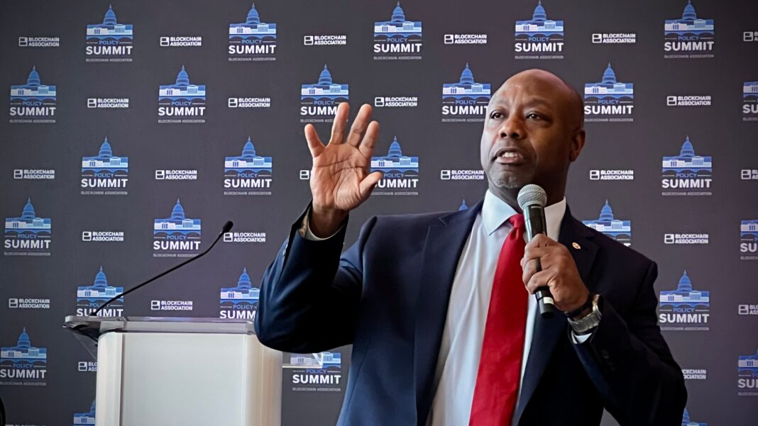 U.S. Senate's Banking Chair Tim Scott Pushes Debanking Bill After Crypto Uproar